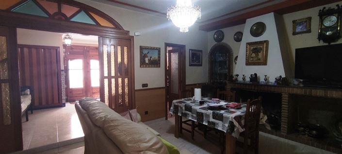 Image No.6-6 Bed Townhouse for sale