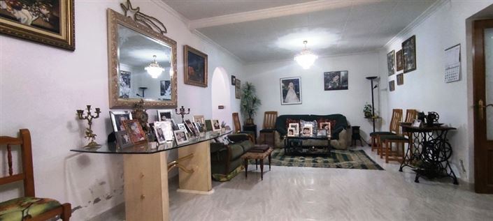 Image No.9-6 Bed Townhouse for sale