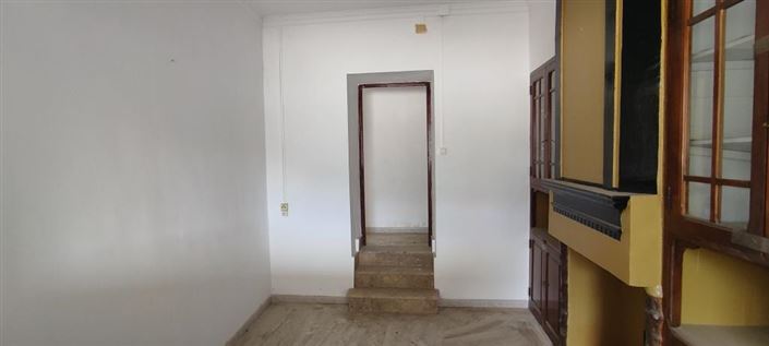 Image No.8-7 Bed Townhouse for sale