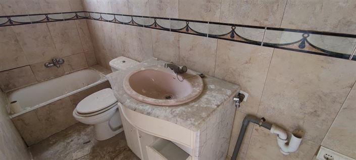 Image No.9-7 Bed Townhouse for sale