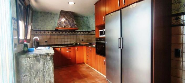 Image No.5-7 Bed Country House for sale