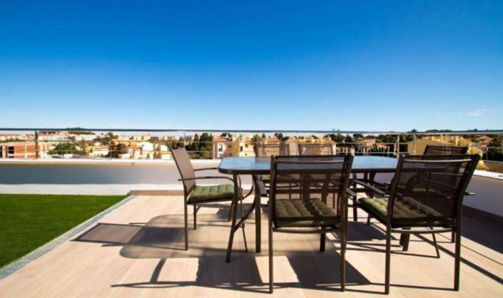 Image No.9-3 Bed Property for sale