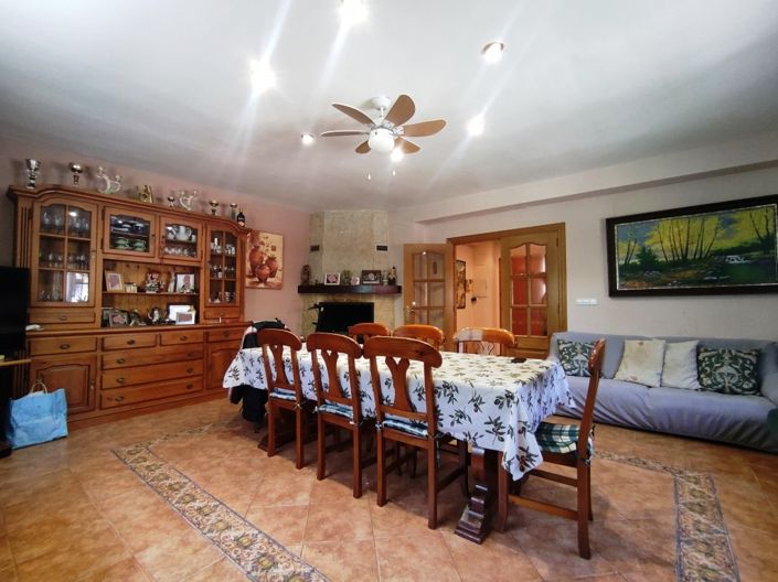 Image No.7-4 Bed Country House for sale