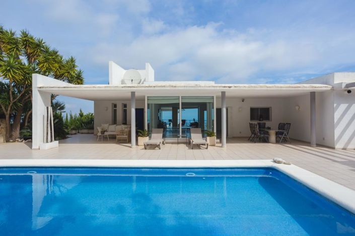 Image No.1-5 Bed Villa for sale