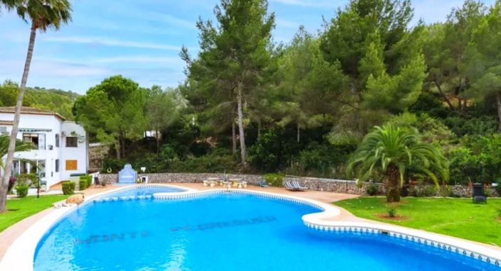 Image No.1-3 Bed Property for sale