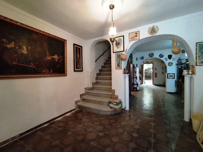 Image No.2-5 Bed Townhouse for sale