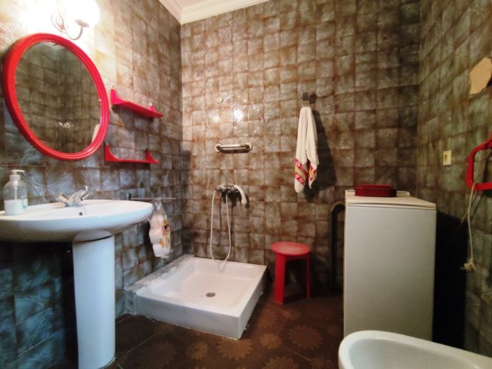 Image No.8-5 Bed Townhouse for sale