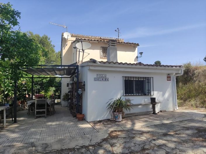 Image No.2-2 Bed Country House for sale