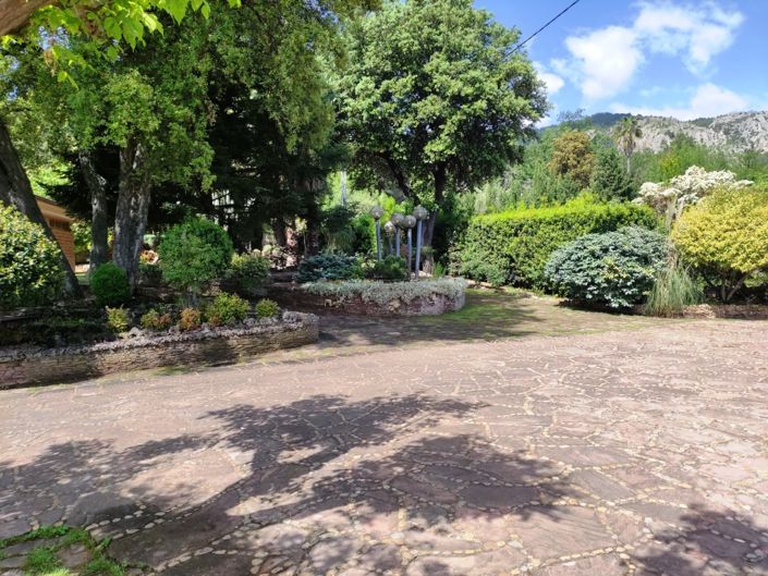 Image No.4-13 Bed Villa for sale