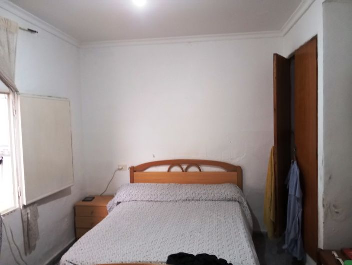 Image No.10-2 Bed Property for sale