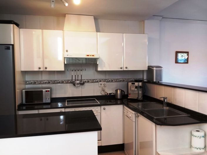 Image No.9-2 Bed Property for sale