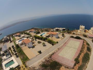 houses-with-tennis-court-for-sale-on-Crete-Chania-8c94acf4