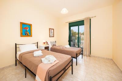 villa_phoebe_1764069517_6925908d66ce7