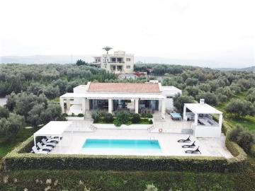 GREECE-CRETE-VILLA-FOR-SALE-IN-KALYVES-WhatsApp-Image-2021-11-10-at-09-11-37-3