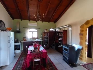 Traditional-house-for-sale-in-Akrotiri-Chania-IMG_20211122_111830