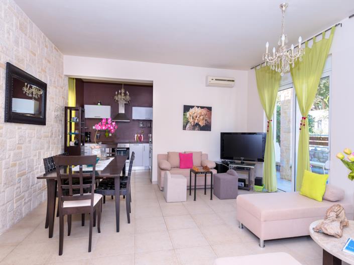 Image No.8-3 Bed House for sale