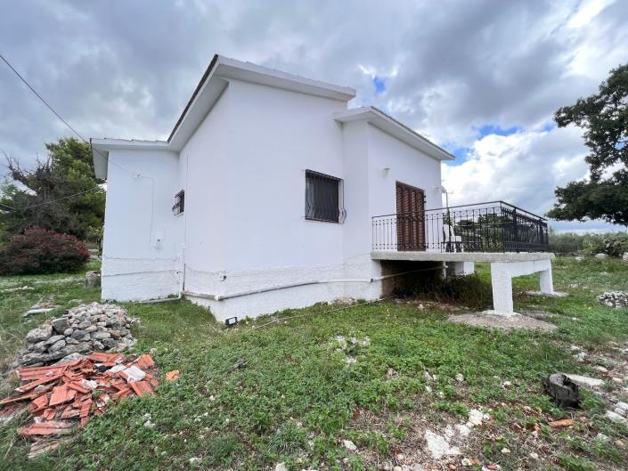 Image No.23-2 Bed Farmhouse for sale