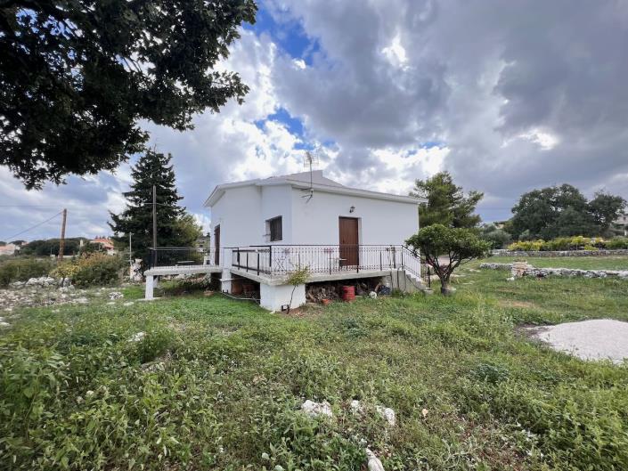 Image No.25-2 Bed Farmhouse for sale