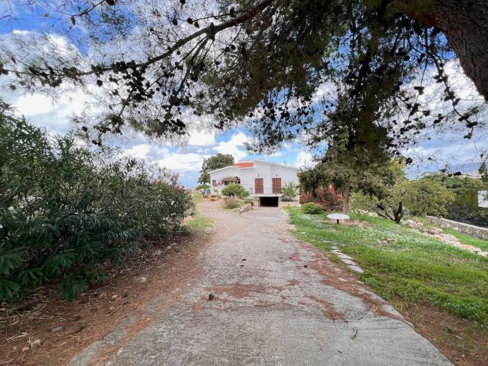 Image No.28-2 Bed Farmhouse for sale