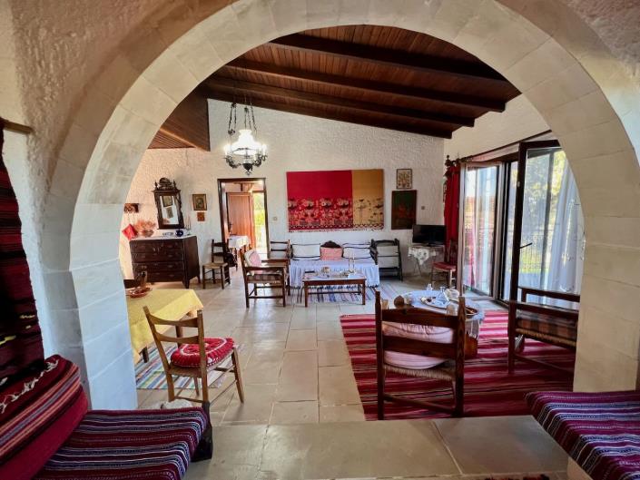 Image No.9-2 Bed Farmhouse for sale