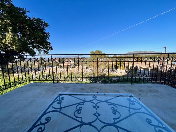 Image No.27-2 Bed Farmhouse for sale