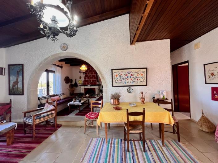 Image No.12-2 Bed Farmhouse for sale