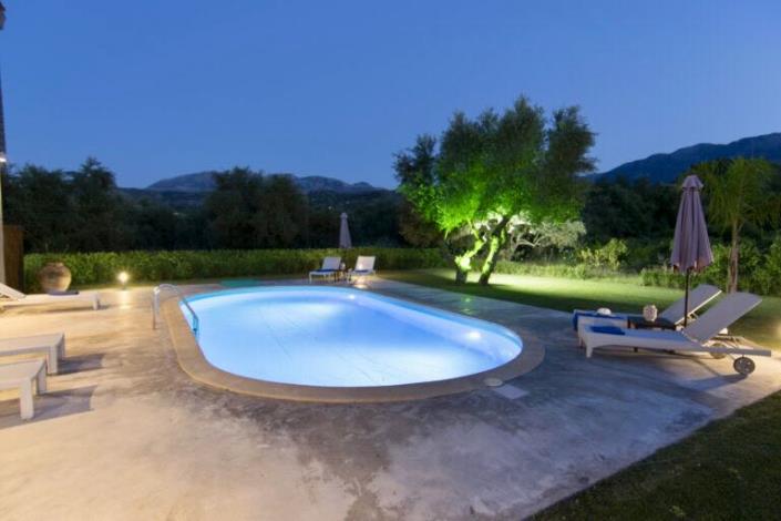 Image No.39-5 Bed Villa / Detached for sale