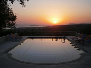 D5-Pool-at-sunrise