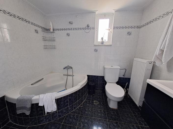 Image No.10-3 Bed Maisonette for sale