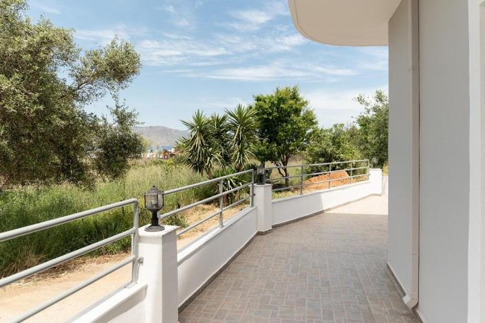 Image No.40-3 Bed Maisonette for sale