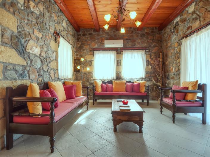 Image No.9-8 Bed Villa for sale