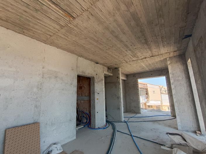 Image No.17-4 Bed Apartment for sale