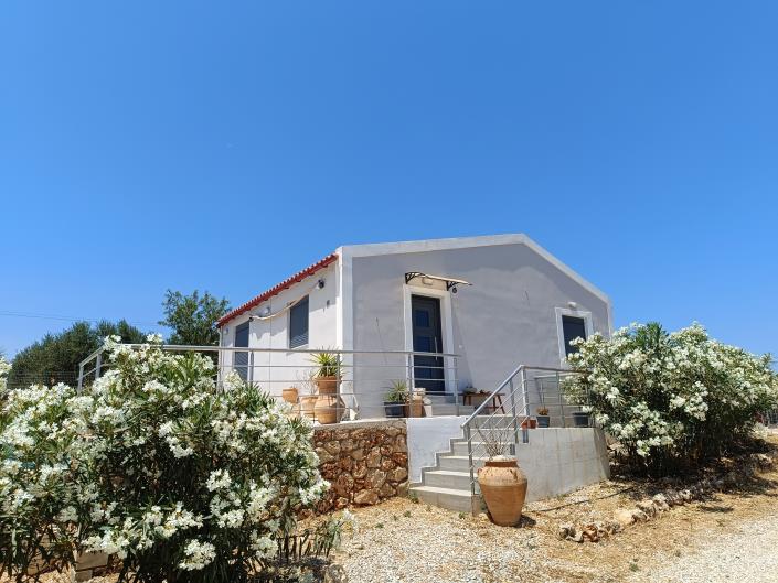 Image No.1-2 Bed House/Villa for sale