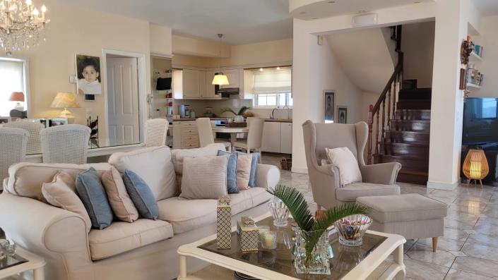 Image No.10-4 Bed Villa for sale