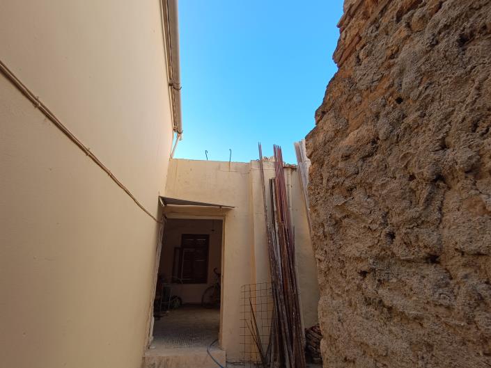 Image No.25-4 Bed House for sale