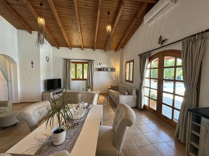 Image No.3-Maison / Villa à vendre à Arkardi