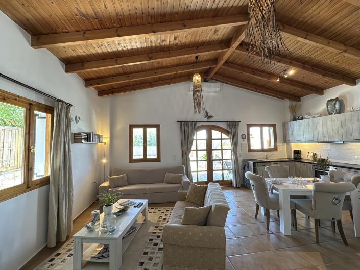 Image No.2-Maison / Villa à vendre à Arkardi