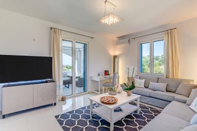 Villa-for-sale-in-Akrotiri-Chania-Crete-AH1100026