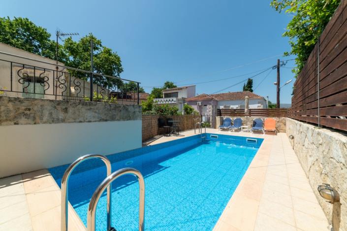 Image No.20-2 Bed Villa for sale