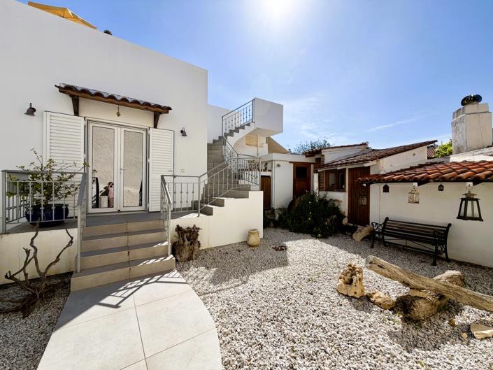 Image No.22-2 Bed House for sale