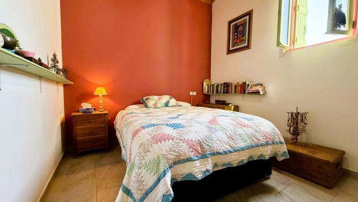 Image No.4-2 Bed House for sale