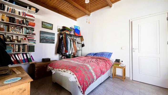 Image No.10-2 Bed House for sale