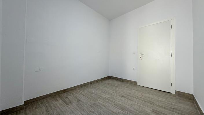 Image No.11-2 Bed House for sale