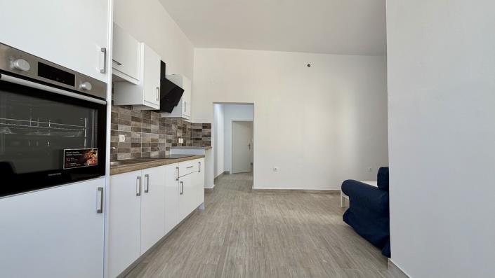 Image No.13-2 Bed House for sale
