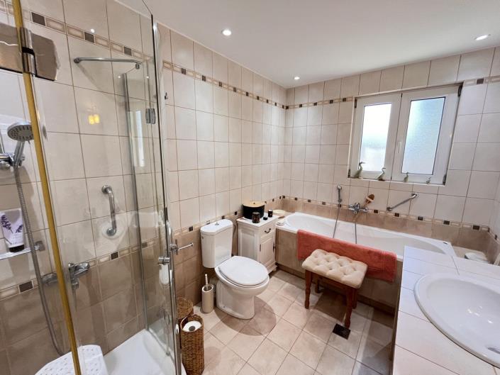 Image No.5-3 Bed Villa / Detached for sale