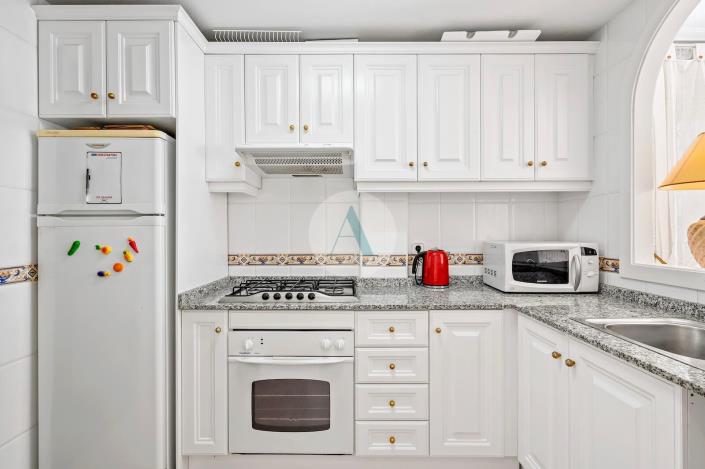 Image No.13-2 Bed Semi-Detached for sale