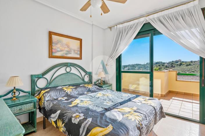 Image No.16-2 Bed Semi-Detached for sale