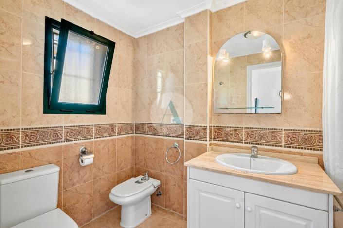 Image No.18-2 Bed Semi-Detached for sale