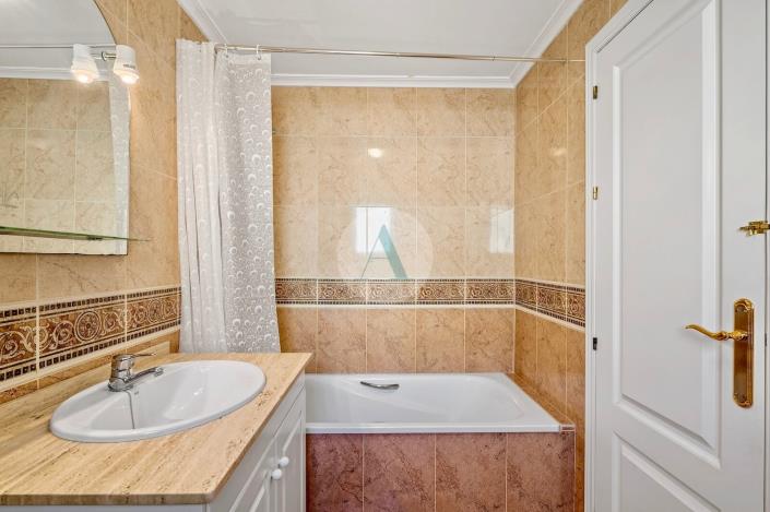 Image No.19-2 Bed Semi-Detached for sale