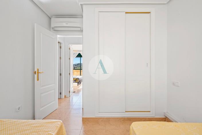 Image No.21-2 Bed Semi-Detached for sale